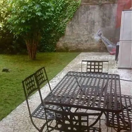 公寓 Raphael's Garden House *