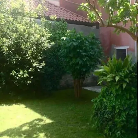 Raphael's Garden House Apartment