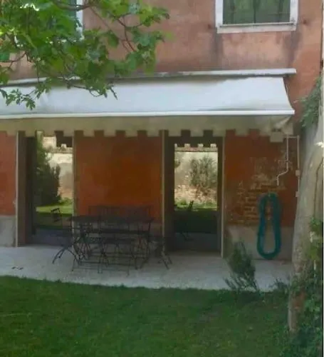 Raphael's Garden House